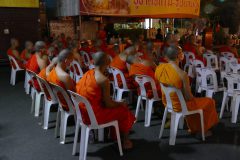 1593_Chiang-Mai_Wat-Phra-Singh-Lichterzeremomie-scaled