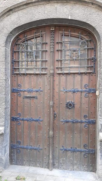 Romanische Tür